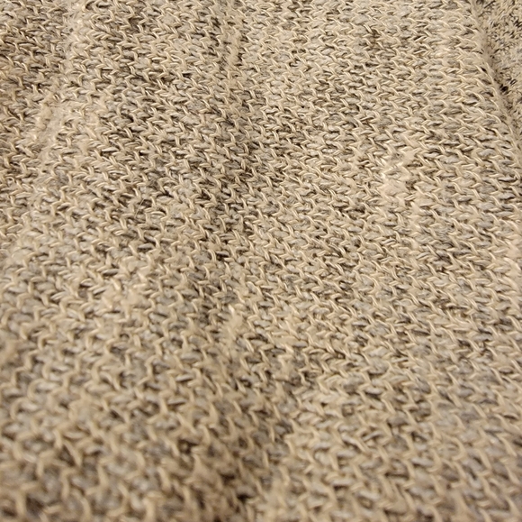 ✨️2/$20 AE Heathered Tan/Gray Cardigan Medium - Picture 6 of 6